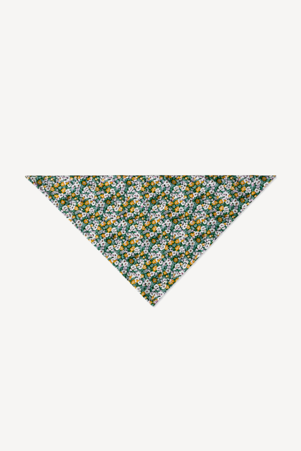 Косынка зеленая в цветочках 60*40 см